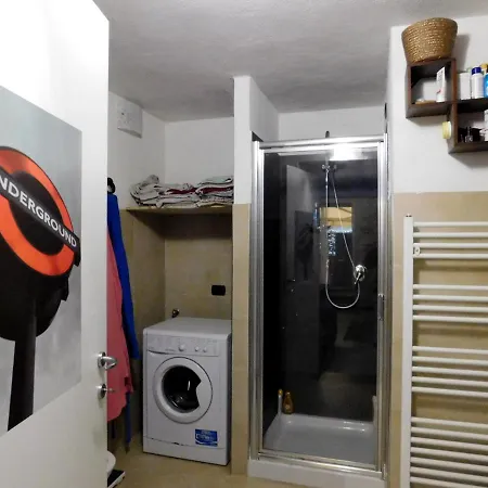 圣安德烈亚公寓 公寓 莱万托